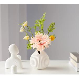 Kunstblumen Künstliche Blumen mit Keramikvase, Seidenblumenarrangements, künstliche Kunstblumensträuße für Büro, Zuhause, Festival-Dekoration für jeden Anlass