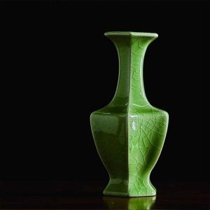 Kunstblumen Künstliche Blumen für den Innenbereich, kleine weiße Blumen im Retro-Minimalismus-Stil in Einer Vase aus Kunstseide, Blumenarrangements für Zuhause für jeden Anlas