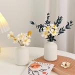 Kunstblumen Gefälschte Blumen mit Vase, rustikale Dekorationen für das Heimbüro, kleine Vase, Blumenstrauß, Dekoration für den Esstisch für jeden Anlass