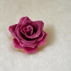 Kunstrozenbloemen met steel als kunstmatige decoratieve rozen van was, 4 roze rozenblaadjes als echt voor bloemstukken, bloemendecoratie, waxrozen als kunstrozen, begraafplaats, gr