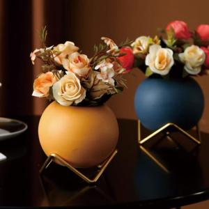 Kunstblumen Künstliche Mini-Topfblumenpflanze, für drinnen und draußen, Zuhause, Küche, Büro, künstliche kleine Blume, Keramik-Blumentopf für jeden Anlass