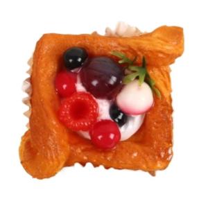 Fake Kuchen künstliche Kuchen 2 Stücke Gefälschte Cupcake Realistische Künstliche Erdbeere Cupcake Modell Simulation Kuchen Modell Realistisches Essen(C)
