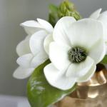 Kunstblumen Künstliche Magnolienblumen mit Vase, kleine künstliche Pflanzen im Innenbereich, Kunstpflanzen im Topf für Wohnkultur, Schlafzimmer, Badezimmer für jeden Anlass