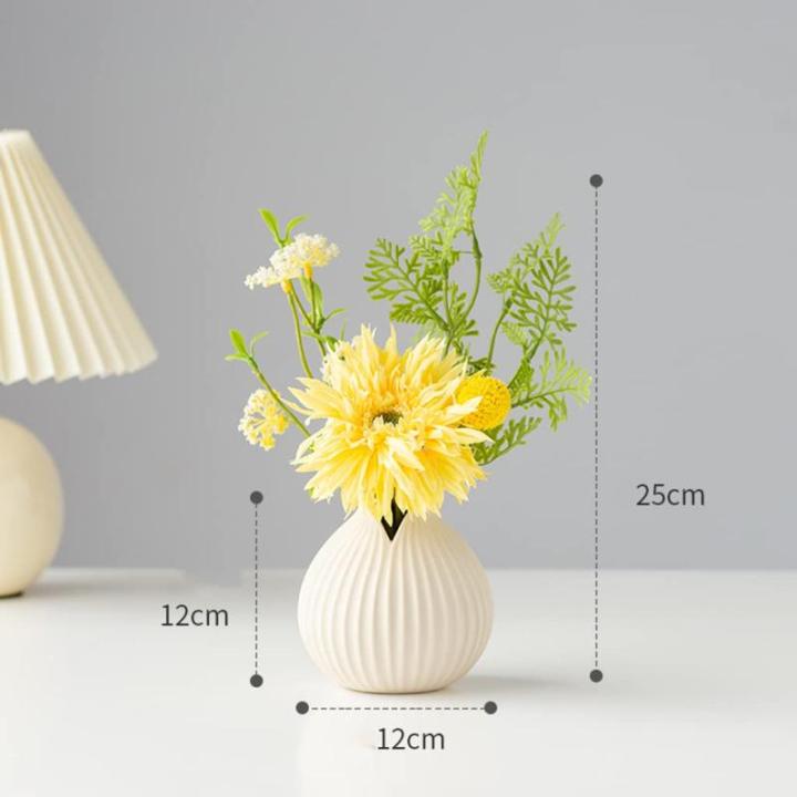 Kunstblumen Künstliche Blumen mit Keramikvase, Seidenblumenarrangements, künstliche Kunstblumensträuße für Büro, Zuhause, Festival-Dekoration für jeden Anlass
