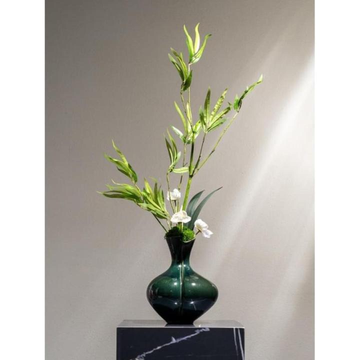 Kunstblumen Künstliche Blumen in Keramikvase – Simuliertes Grünpflanzen-Arrangement für den Hauseingang, als Tafelaufsatz im Wohnzimmer für jeden Anlass