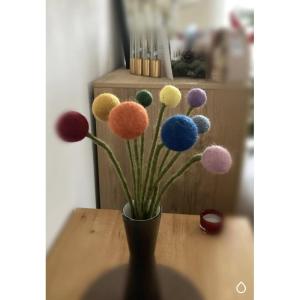 9 vilten bloemen - kleine bloemengroet - boeket - fair trade - handgemaakt (kleurrijk)