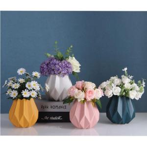 Kunstblumen Tafelaufsätze, Esszimmer, Kunstblumen in Vase, Keramik, Wohnzimmer, Veranda, dekorative Ornamente, Blumenstrauß für jeden Anlass
