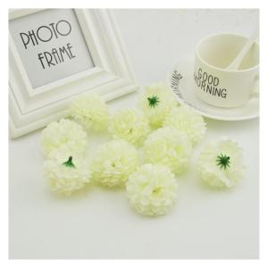 mooie kunstmatige krans bloem panelen 200 stuks goedkope 5 cm zijden chrysant hoofden home bruiloft decoratie muur krans voor de tuin maken deur nep (kleur: melk wit)