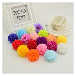mooie kunstmatige krans bloem panelen 200 stuks goedkope 5 cm zijden chrysant hoofden home bruiloft decoratie muur krans voor de tuin maken deur nep (kleur: mix)