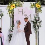 Empfang Seiden Tulpen Arrangements Hochzeit Gemischte Pfingstrosen Willkommensschild Veranstaltungsverzierungen