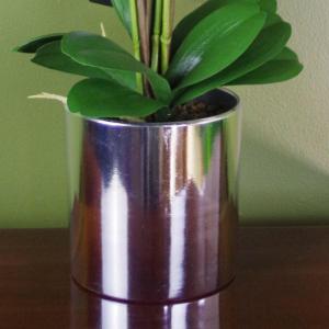Realistische künstliche Orchideenpflanzen, vollständig getopft