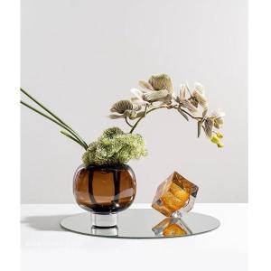 Kunstblumen Elegante künstliche Blumen mit brauner Glasvase – leichtes, luxuriöses Blumenarrangement für Schlafzimmer, Kunstblumen als Herzstück für jeden Anlass