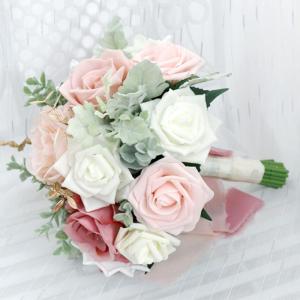 Künstlicher Rosenblumenstrauß mit grünen Blättern, gefälschte Seidenblumen