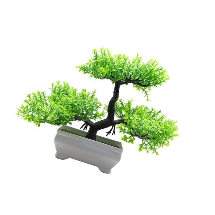 Kunstmatige decoratieve plant in pot, kunstplant, uitnodigend dennengroen, in pot voor keuken, bureau, decoratief