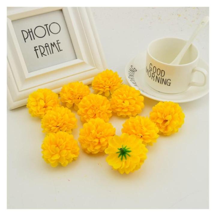 mooie kunstmatige krans bloem panelen 200 stuks goedkope 5 cm zijden chrysant hoofden home bruiloft decoratie muur krans voor de tuin maken deur nep (kleur: geel)