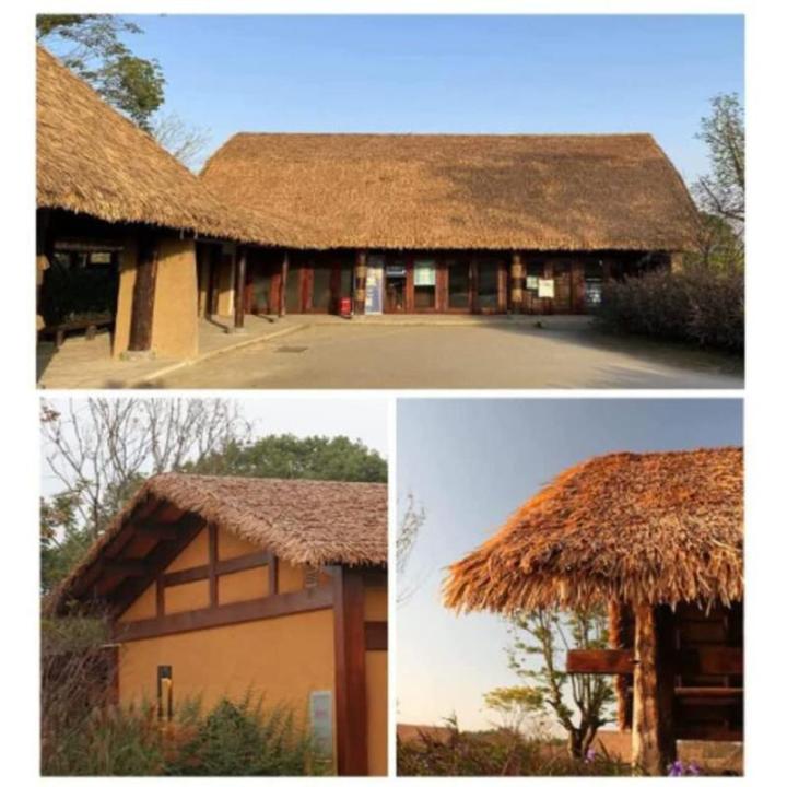 PE Simulatie Thatch Tile Roof Plastic Bont Gras Kunstmatige Straw PVC Fake Thatch Farm Winery Houten House Gazebo voor Hawaiian Feel Bar Zeaside Man Made Thatch,4 stuks (Kleur: Gee
