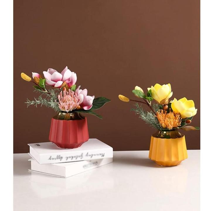 Kunstblumen Künstlicher Blumenstrauß für den Innenbereich – Elegante Kunstblumen mit Keramikvase für Wohnzimmer und Esstisch für jeden Anlass
