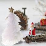 Einzigartiges Federbaum-Design, festlicher Tafelaufsatz, Weihnachtsdekoration, handgefertigte Figur mit Sternspitze, Ferienhaus für Neujahr, Weiß