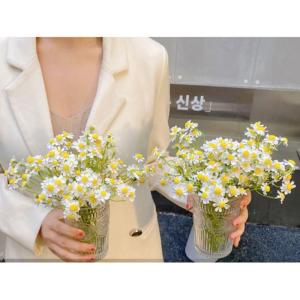 Kunstblumen Künstlicher Gänseblümchen-Blumenstrauß mit Vase, Heimdekoration, Chrysantheme, Simulationsblume, Hochzeit, Geburtstagsfeier für jeden Anlass