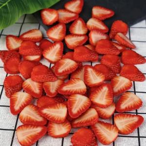 PVC-Simulationsständer, runde Simulation, Erdbeermark, Scheibe, dekoratives Obst, gefälschtes Dessert, Simulationslebensmittel (Color : 1, Size : 3pcs)