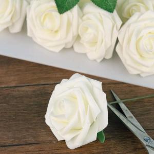 50Pcs künstliche Rosenblüten, echt aussehende Elfenbein gefälschte Schaumrosen Bulk mit Stiel für Hochzeitssträuße Mittelstücke Brautdusche Home Party DIY Blumenarrangements