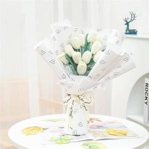 Hochzeitsstrauß for die Braut mit künstlichen Blumen, fertiges 9-teiliges handgestricktes Garn, gehäkelter weißer Kunstblumenstrauß for die Hochzeitsdekoration, Heimdekoration