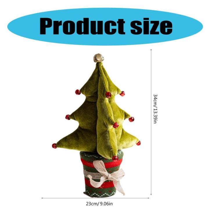 Schöner kleiner Weihnachtsbaum mit Glocken für Kamine im Innenbereich