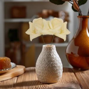 Kunstrozenbloemen met steel als kunstmatige decoratieve rozen van was, 4 crème-witte rozenblaadjes als echt voor bloemstukken, bloemendecoratie, waxrozen als kunstrozen, begraafpl