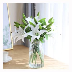 Kunstblumen Künstliche Blumen mit Glasvase, künstliche Lilienblumen, Pflanzen für Zuhause, Wohnzimmer, Büro, Party, Dekoration, echte Haptik für jeden Anlass