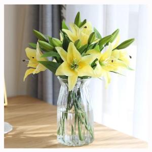 Kunstblumen Künstliche Blumen mit Glasvase, künstliche Lilienblumen, Pflanzen für Zuhause, Wohnzimmer, Büro, Party, Dekoration, echte Haptik für jeden Anlass