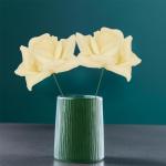 Kunstrozenbloemen met steel als kunstmatige decoratieve rozen van was, 4 crème-witte rozenblaadjes als echt voor bloemstukken, bloemendecoratie, waxrozen als kunstrozen, begraafpl