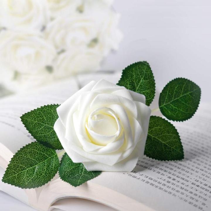 50Pcs künstliche Rosenblüten, echt aussehende Elfenbein gefälschte Schaumrosen Bulk mit Stiel für Hochzeitssträuße Mittelstücke Brautdusche Home Party DIY Blumenarrangements