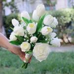 Hochzeitssträuße für die Braut, Rosen, Calla-Lilien, Hochzeitsblumen, künstliche Brautsträuße für eine rustikale Hochzeitszeremonie