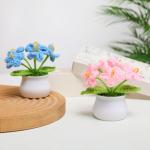 Kunstbloem, gehaakte bloemen, potplant, mini gebreide bloempot, kleine handgemaakte gehaakte bloem voor thuiskantoor tafeldecoratie, cadeau voor haar Valentijnsdag (1, blauwe bloem