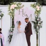 Empfang Seiden Tulpen Arrangements Hochzeit Gemischte Pfingstrosen Willkommensschild Veranstaltungsverzierungen
