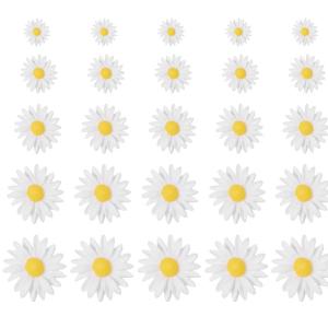 50 kleine madeliefjes van kunsthars, mini-madeliefjes, versierd, madeliefjesbloesemhangers van kunsthars, met opbergdoos voor doe-het-zelf, decoratie, feest, handwerk, 3 maten