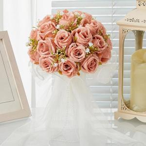 Handgefertigter künstlicher Rosenstrauß für die Hochzeitsfotografie