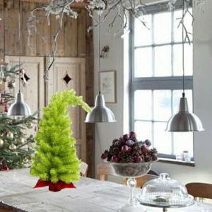 Künstlicher Grinc-H-Weihnachtsbaum mit gebogenem Hals, 59,4 cm, skurril, biegbar, seltsamer Weihnachtsbaum mit farbiger Kugel, perfekt für Innen- und Außenbereich, Weihnachtsdek
