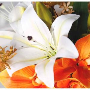 Kunstblumen Künstliches Blumenset, künstliche weiße Lilienrose mit Goldener Vase, Hochzeitsfeier, Heimdekoration, Wohnzimmer-Schlafzimmer-Arrangements für jeden Anlass
