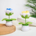 Kunstbloem roos gehaakte bloemen potplant, mini gebreide bloempot, kleine handgemaakte gehaakte bloem voor thuiskantoor tafeldecoratie, cadeau voor haar Valentijnsdag (1, wit blauw