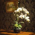 Kunstblumen Dekorative Phalaenopsis, künstliches Blumen-Arrangement mit Keramiktopf, künstliche Seidenpflanzen in Töpfen für die Party zu Hause für jeden Anlass