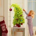 Weihnachts-PVC-Weihnachtsbaum mit krumm Hals, Weihnachtsbaum mit Kugel-Ornamenten, künstlicher Weihnachtsbaum, lustiger geformter Weihnachtsbaum, Innenornamente für Weihnachtsdek