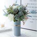 Kunstblumen Künstliche Blumen in Keramikvase, Florale Ornamente Arrangements Wohnzimmertisch Blumendekoration Kunstblumen für jeden Anlass
