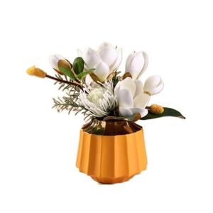 Kunstblumen Künstlicher Blumenstrauß für den Innenbereich – Elegante Kunstblumen mit Keramikvase für Wohnzimmer und Esstisch für jeden Anlass