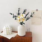 Kunstblumen Gefälschte Blumen mit Vase, rustikale Dekorationen für das Heimbüro, kleine Vase, Blumenstrauß, Dekoration für den Esstisch für jeden Anlass