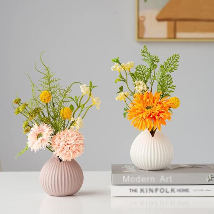 Kunstblumen Künstliche Blumen mit Keramikvase, Seidenblumenarrangements, künstliche Kunstblumensträuße für Büro, Zuhause, Festival-Dekoration für jeden Anlass