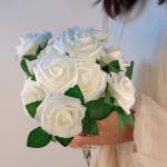 50Pcs künstliche Rosenblüten, echt aussehende Elfenbein gefälschte Schaumrosen Bulk mit Stiel für Hochzeitssträuße Mittelstücke Brautdusche Home Party DIY Blumenarrangements