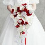 Künstlicher Blumenstrauß mit Diamantknopf, Wasserfall-Simulation, gefälschte Blumen für Hochzeitsfeier, Braut, Handrequisiten