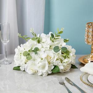 Künstliche Blumenarrangements für Hochzeiten