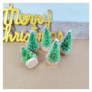 24 Stück Mini Weihnachtsbaum 4.5CM Grün Künstlicher Tannenbaum Klein Christbaum Modell Schnee Frost Bäume Miniatur Tanne Tischbaum Weihnachtsschmuck Desktop Ornamente für DIY 